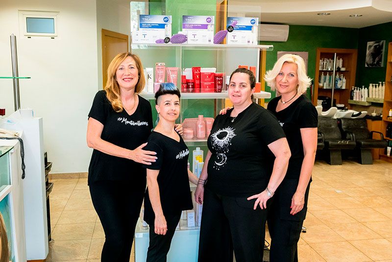 Equipo profesional de peluqueras